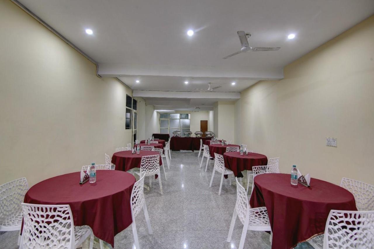 Hotel Premier Noida 135 Luaran gambar