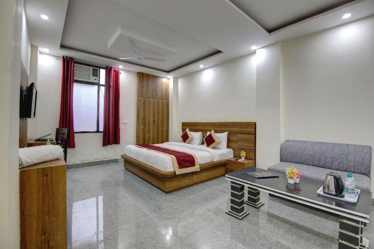 Hotel Premier Noida 135 Luaran gambar