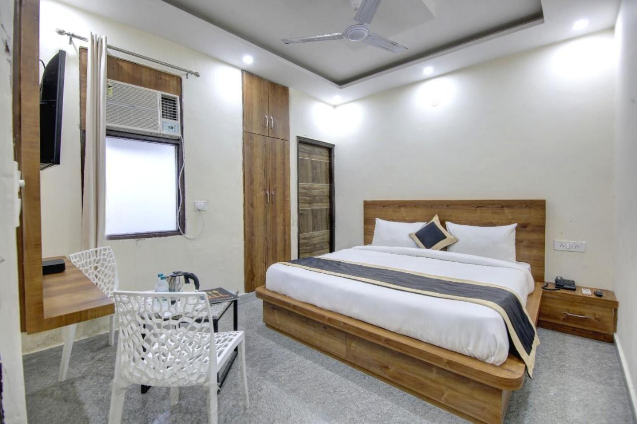 Hotel Premier Noida 135 Luaran gambar
