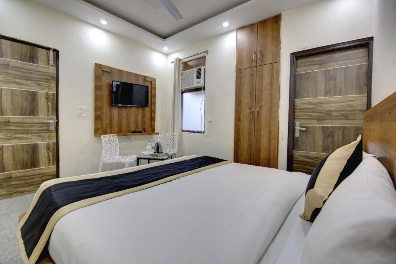 Hotel Premier Noida 135 Luaran gambar