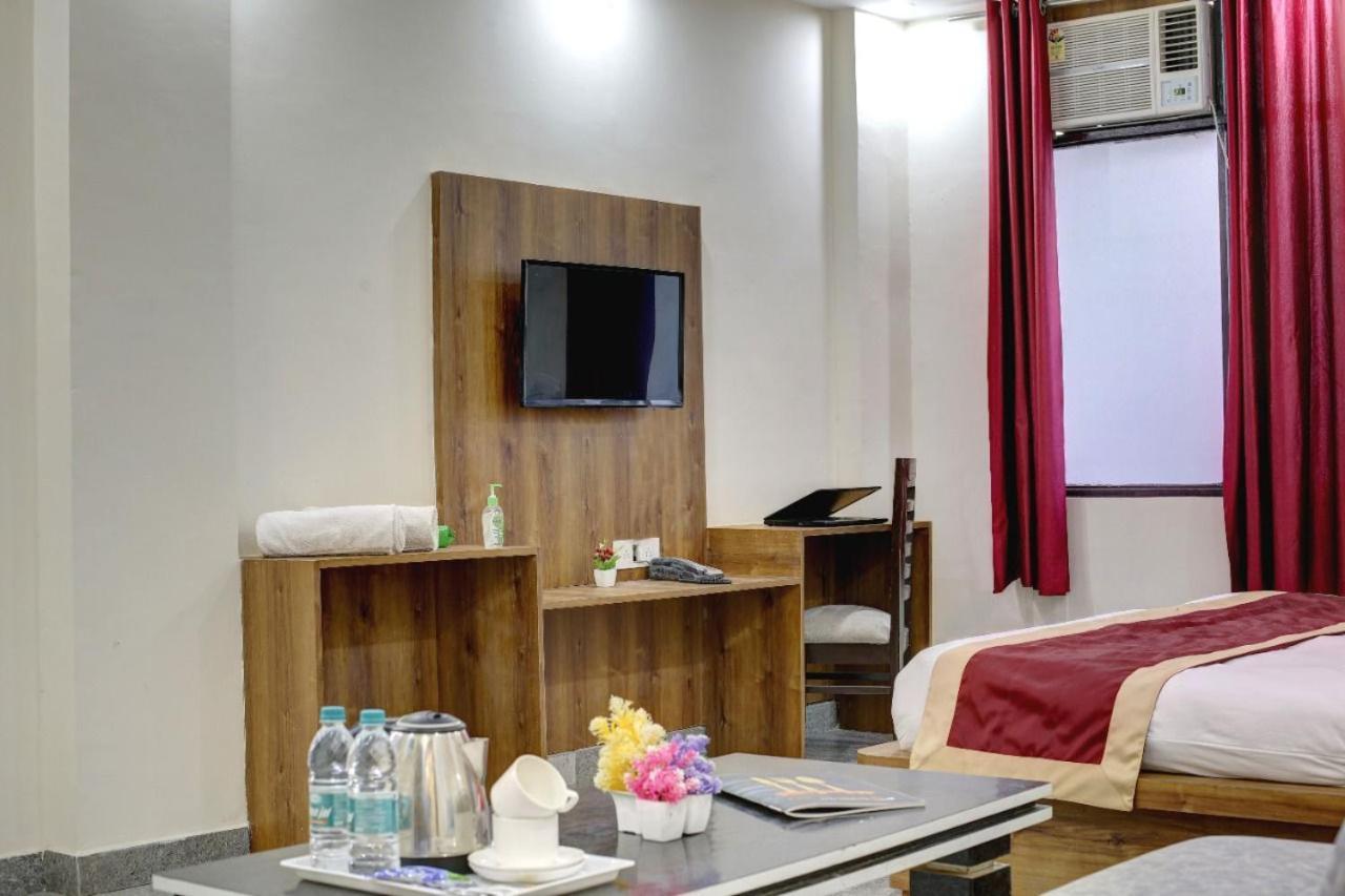 Hotel Premier Noida 135 Luaran gambar